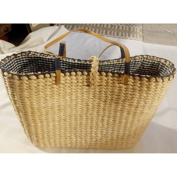 Breckenridge Handwoven Straw Tote Bag With Floral Cup Design & Leather Handles - Picture 3 of 5